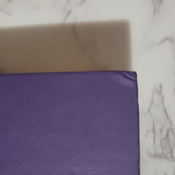 Goddess in the machine, Lora Beth Johnson, hardcover, gilded edges, Owlcrate - Picture 5 of 6